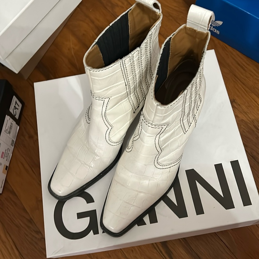 Ganni boots white